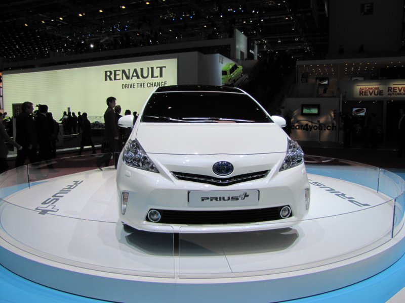 toyotaprius25.jpg
