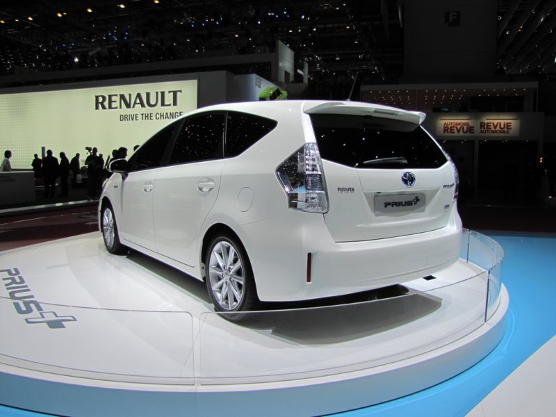 toyotaprius5.jpg