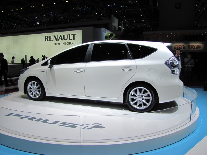 toyotaprius6.jpg
