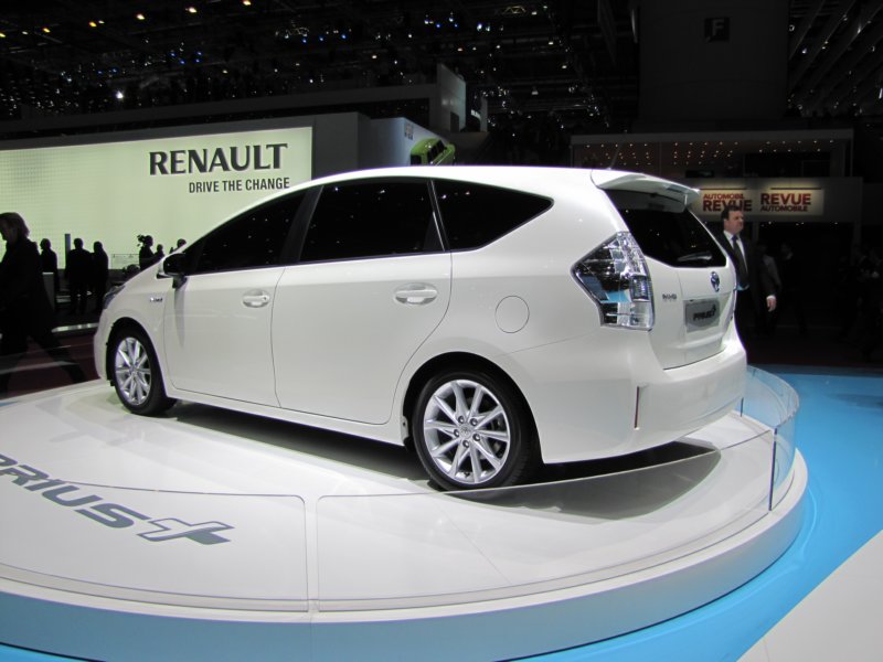 toyotaprius8.jpg