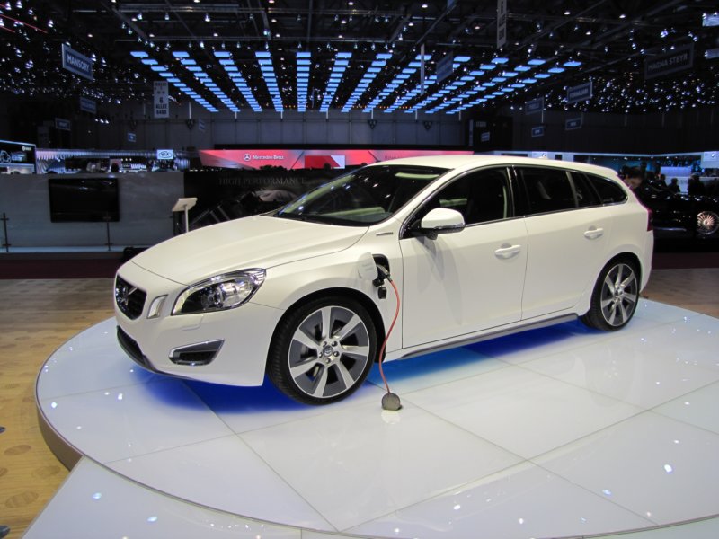 volvov60pluginhybrid23.jpg