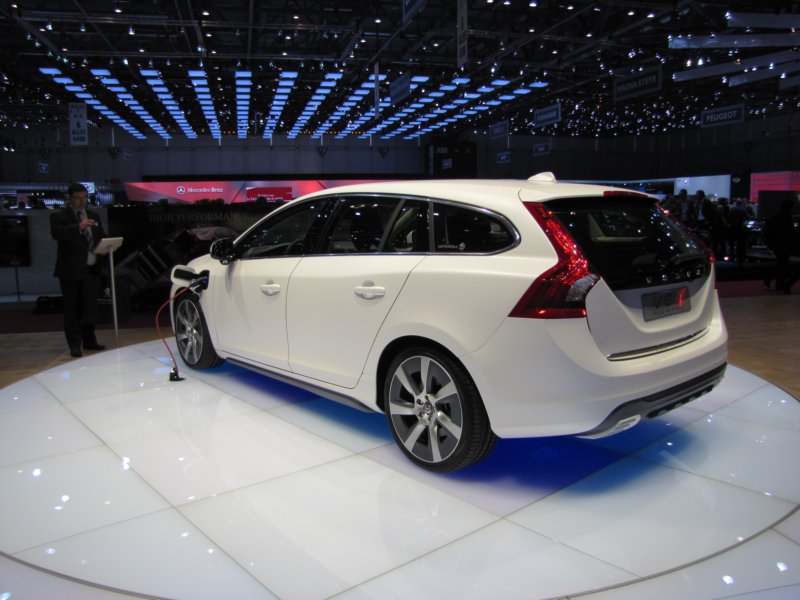 volvov60pluginhybrid33.jpg