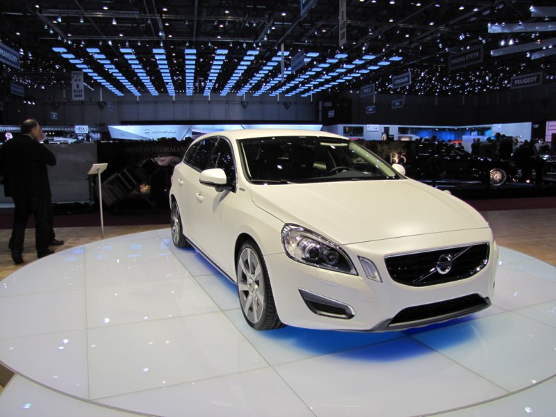 volvov60pluginhybrid38.jpg