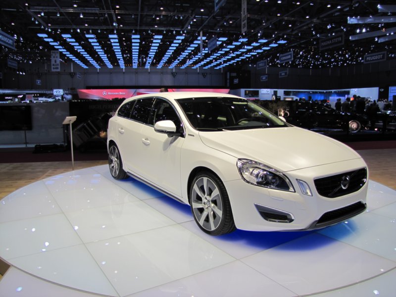 volvov60pluginhybrid42.jpg