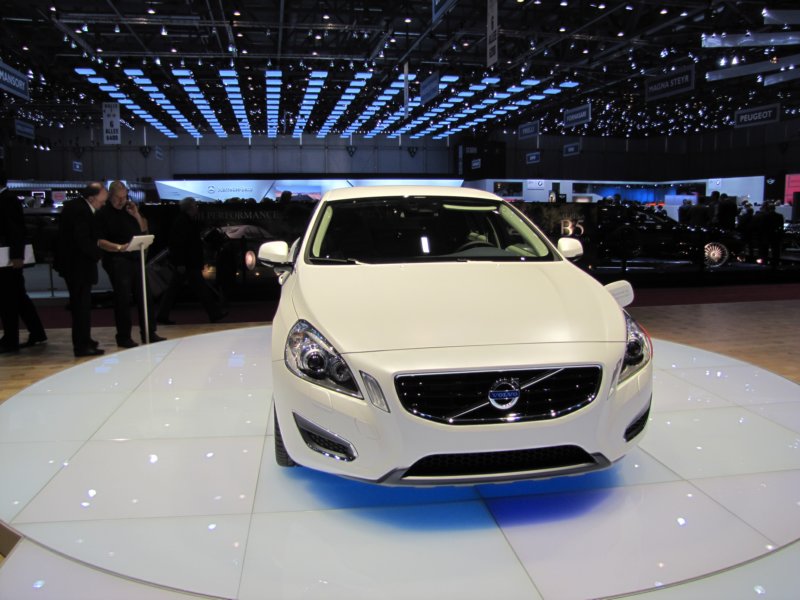 volvov60pluginhybrid50.jpg