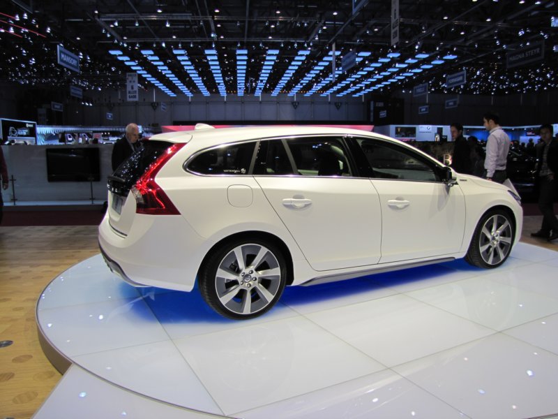 volvov60pluginhybrid56.jpg