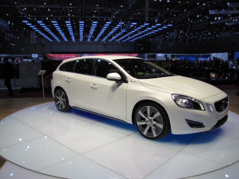 volvov60pluginhybrid61.jpg