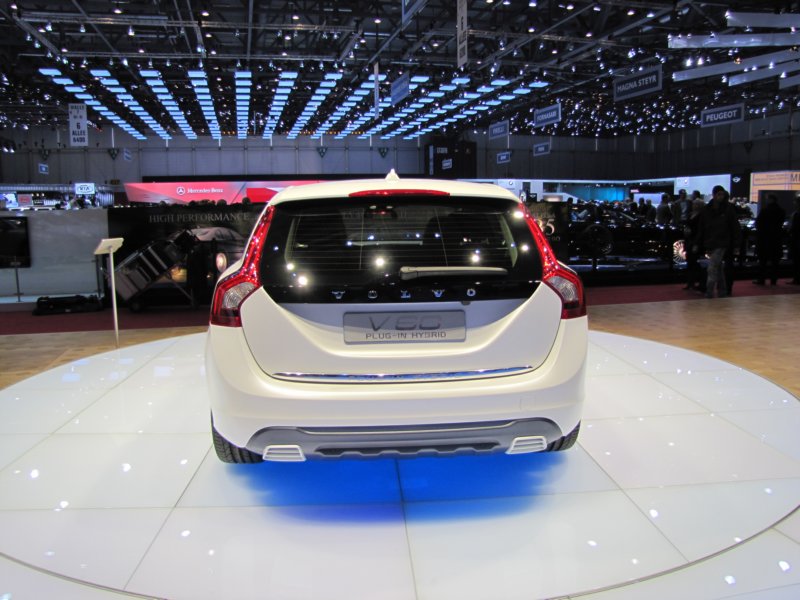 volvov60pluginhybrid7.jpg