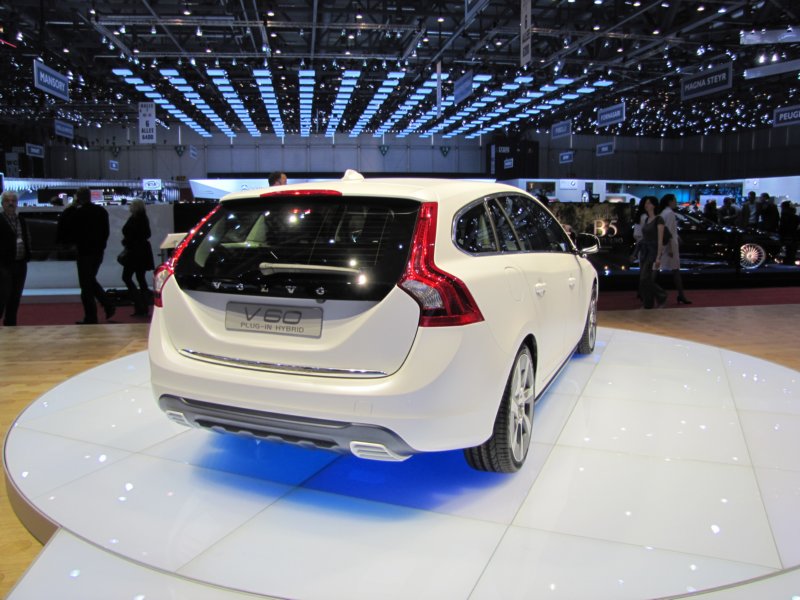 volvov60pluginhybrid9.jpg