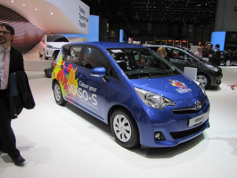 toyotaversos7.jpg