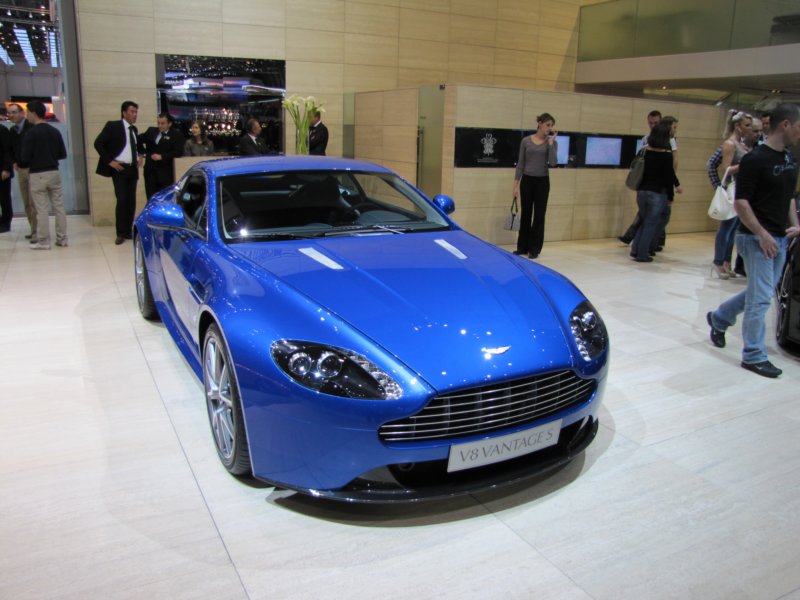 astonmartinv8vantages5.jpg