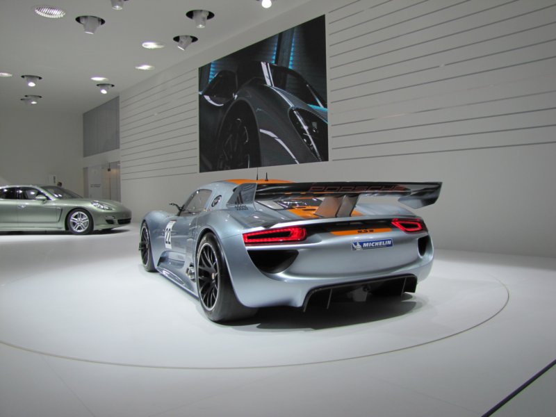 porsche918rsr30.jpg