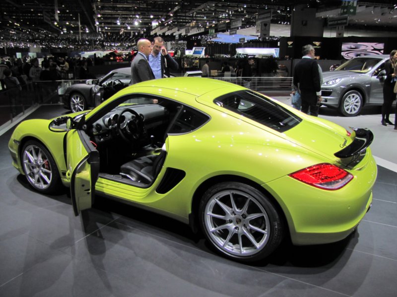 porschecaymanr10.jpg