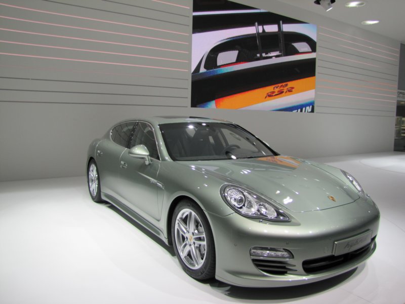 porschepanamerashybrid12.jpg