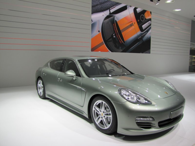 porschepanamerashybrid13.jpg