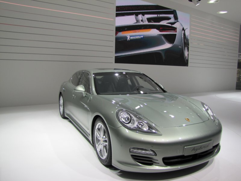 porschepanamerashybrid6.jpg