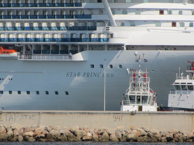 sep2011parospiraeusonbluestarparos23.jpg