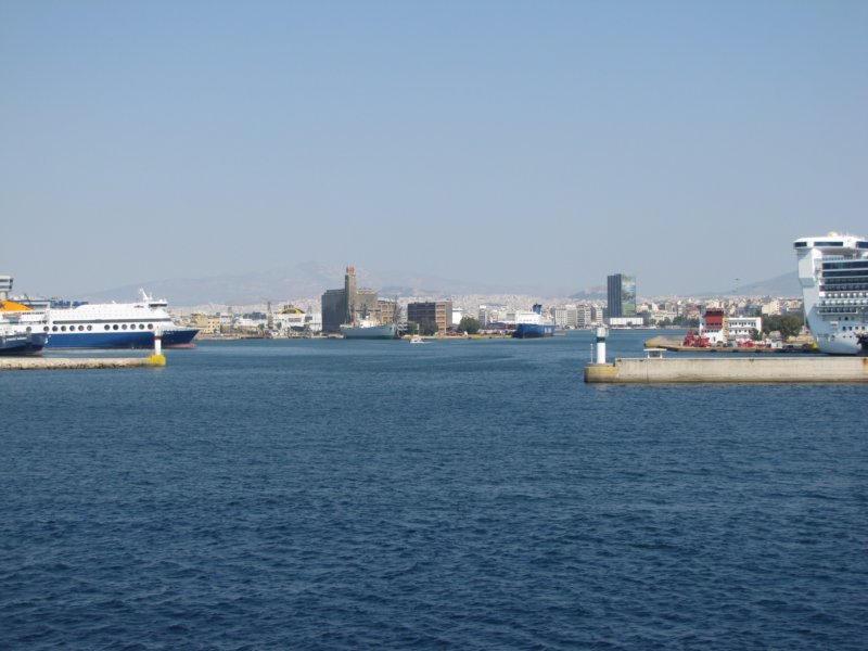 sep2011parospiraeusonbluestarparos26.jpg