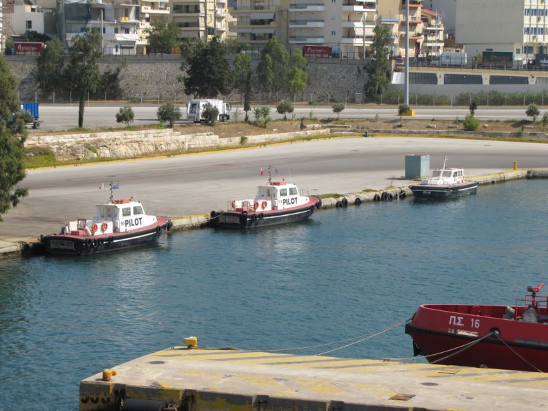 sep2011parospiraeusonbluestarparos36.jpg