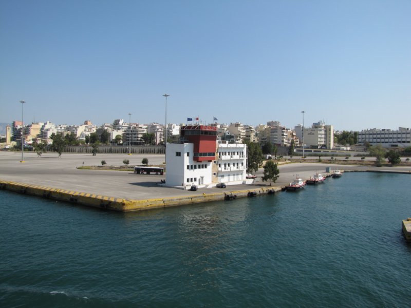 sep2011parospiraeusonbluestarparos37.jpg