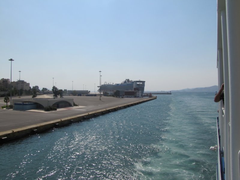 sep2011parospiraeusonbluestarparos44.jpg