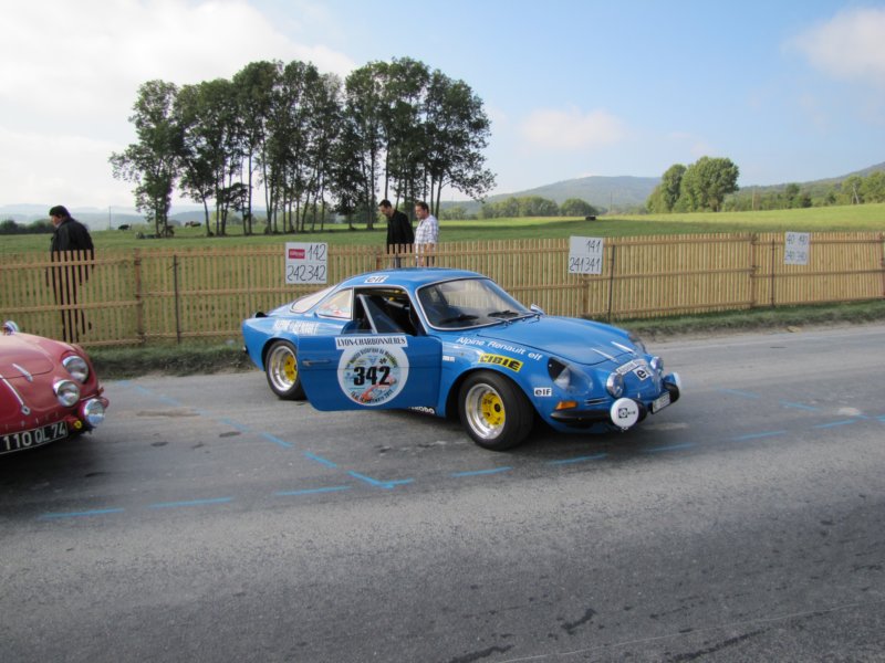 alpinerenaulta1101600sgr419704.jpg