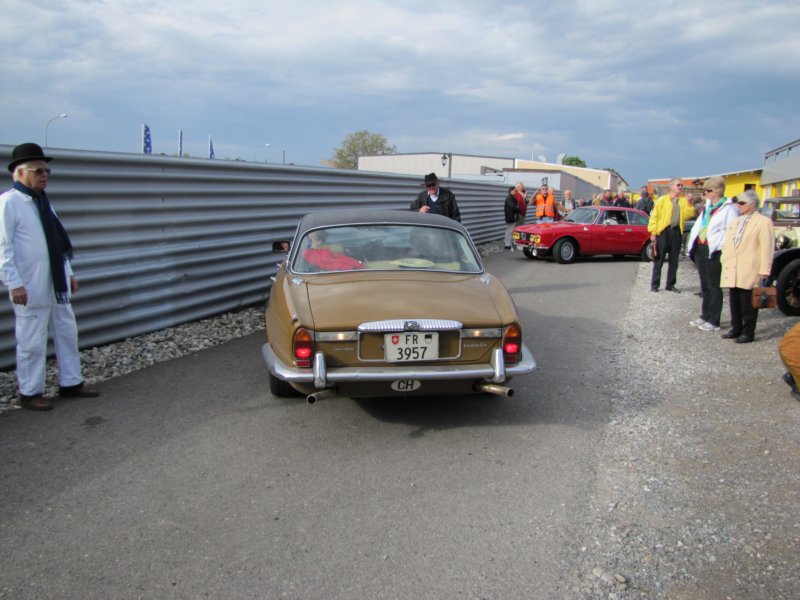 daimlerdoublesix3.jpg