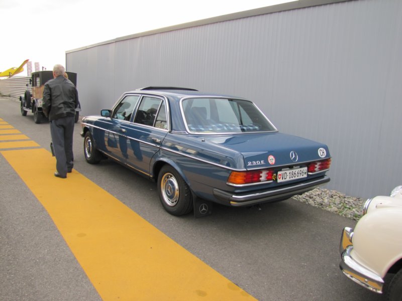 mercedesbenz230ew123.jpg