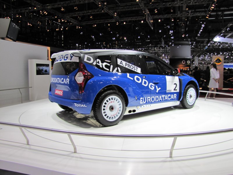 dacialodgyglace16.jpg