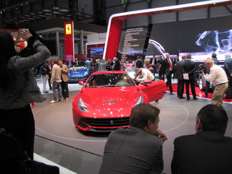 ferrarif12berlinetta16.jpg