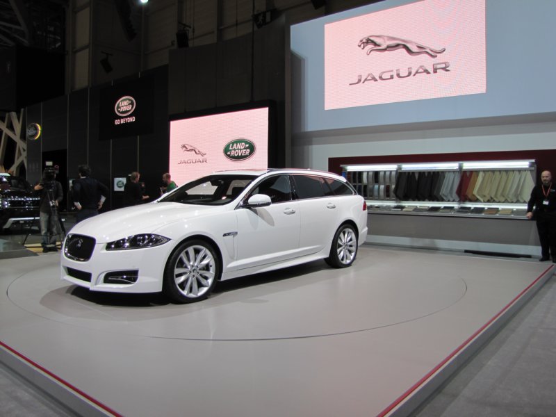 jaguarxfsportbrake19.jpg