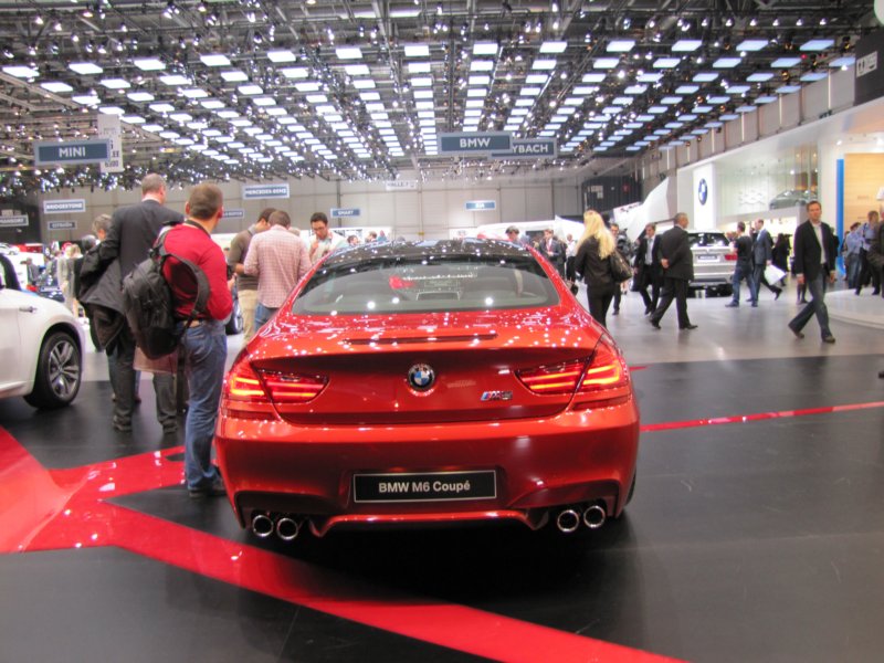 bmwm6coup5.jpg