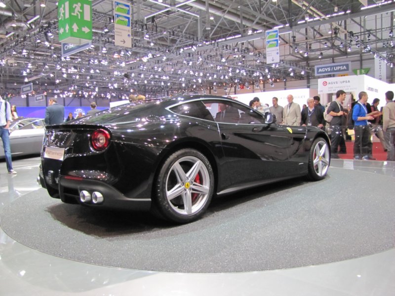 ferrarif12berlinetta10.jpg
