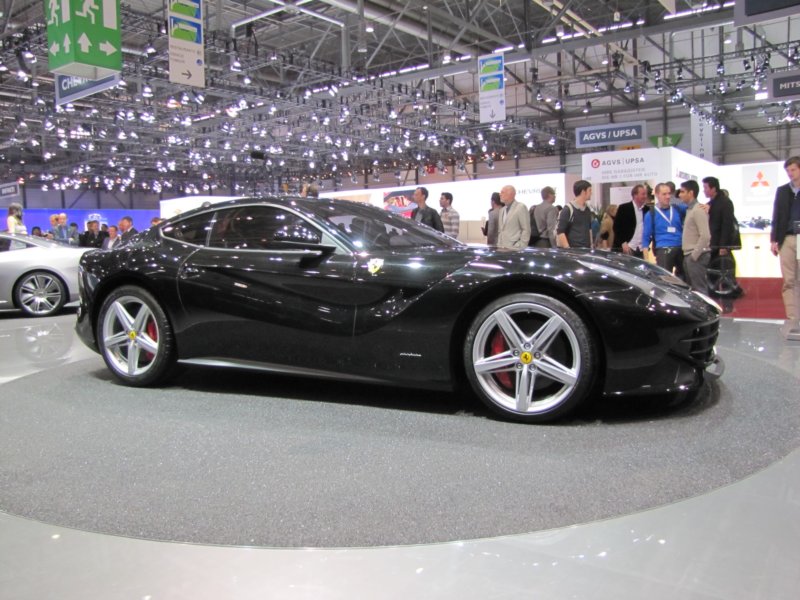 ferrarif12berlinetta21.jpg