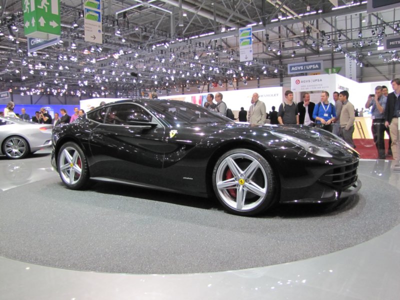 ferrarif12berlinetta31.jpg