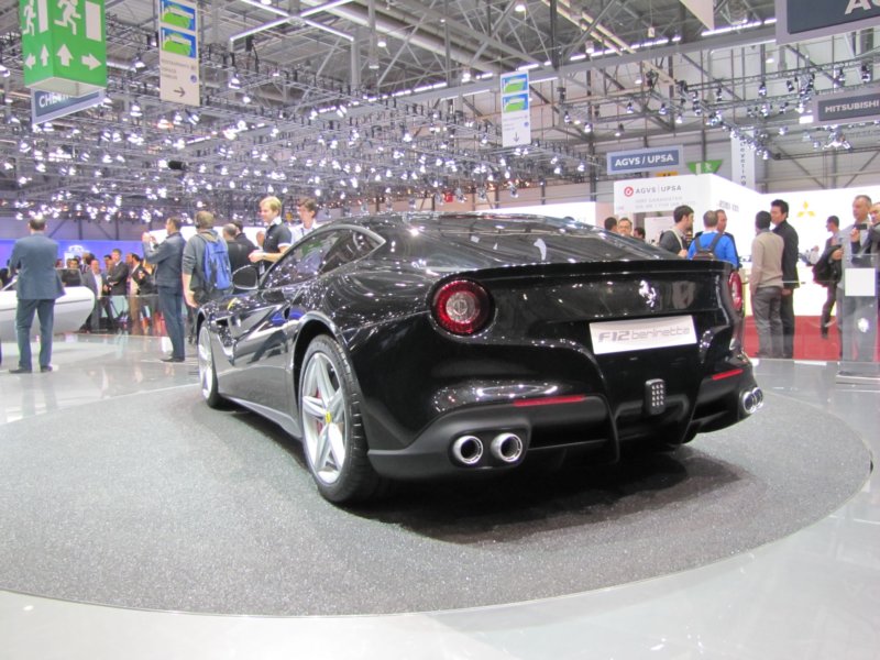 ferrarif12berlinetta36.jpg