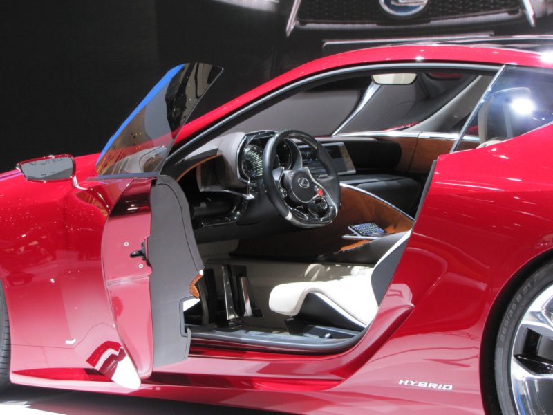 lexuslflc11.jpg