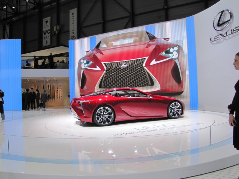lexuslflc19.jpg