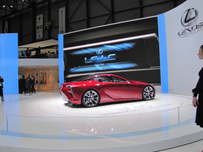 lexuslflc24.jpg