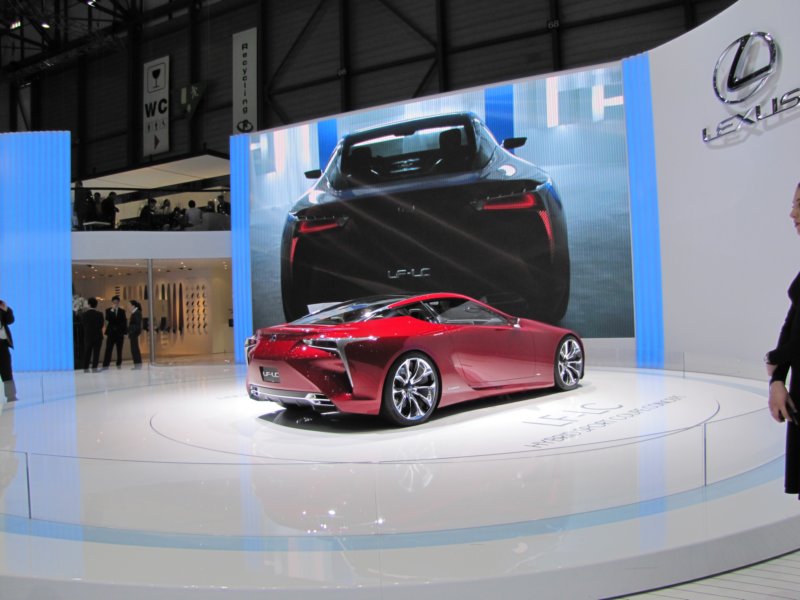 lexuslflc26.jpg