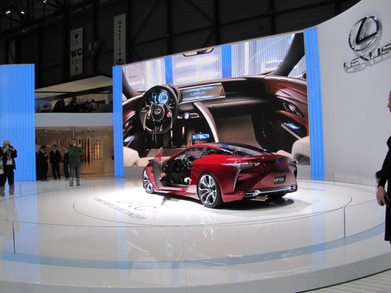lexuslflc32.jpg