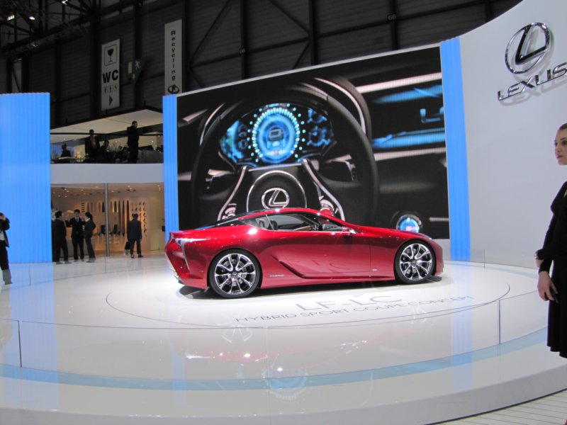 lexuslflc33.jpg