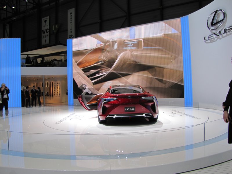 lexuslflc43.jpg