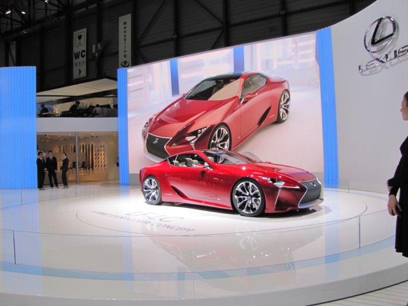lexuslflc48.jpg
