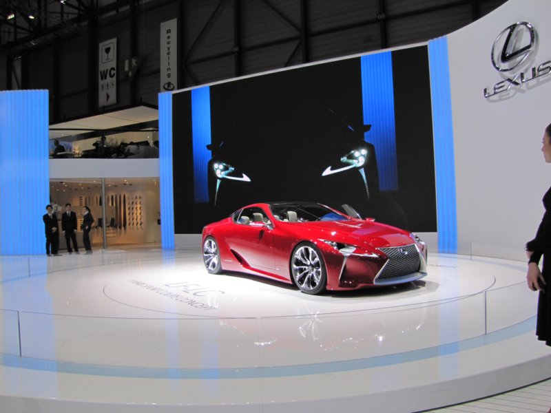 lexuslflc52.jpg