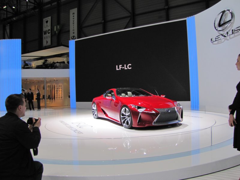 lexuslflc58.jpg