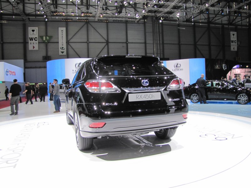 lexusrx450h17.jpg