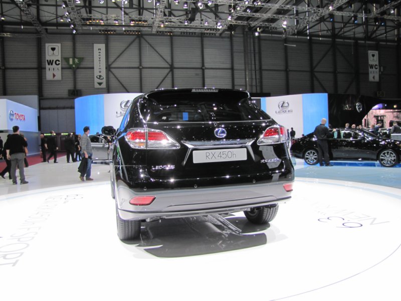 lexusrx450h28.jpg