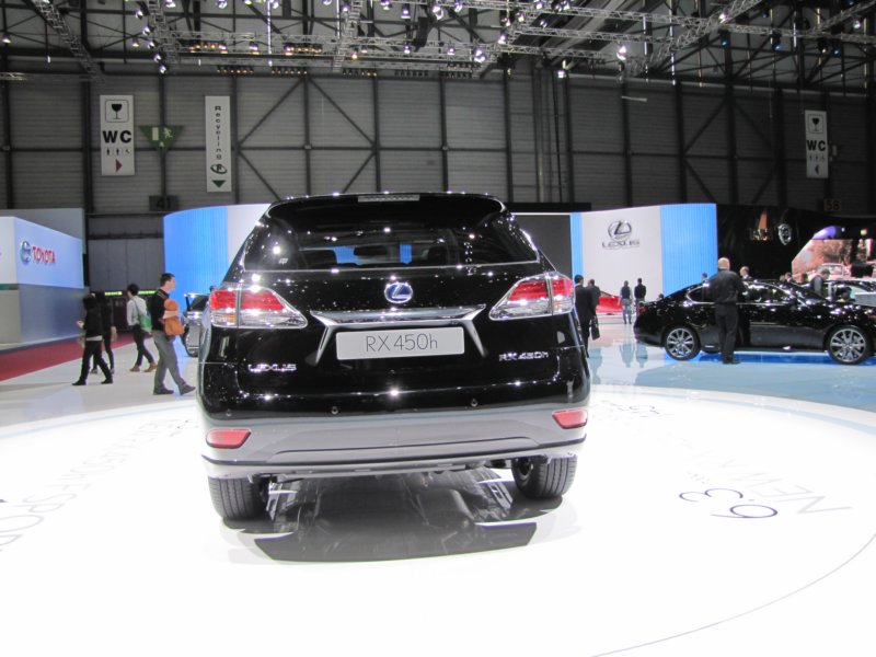 lexusrx450h31.jpg