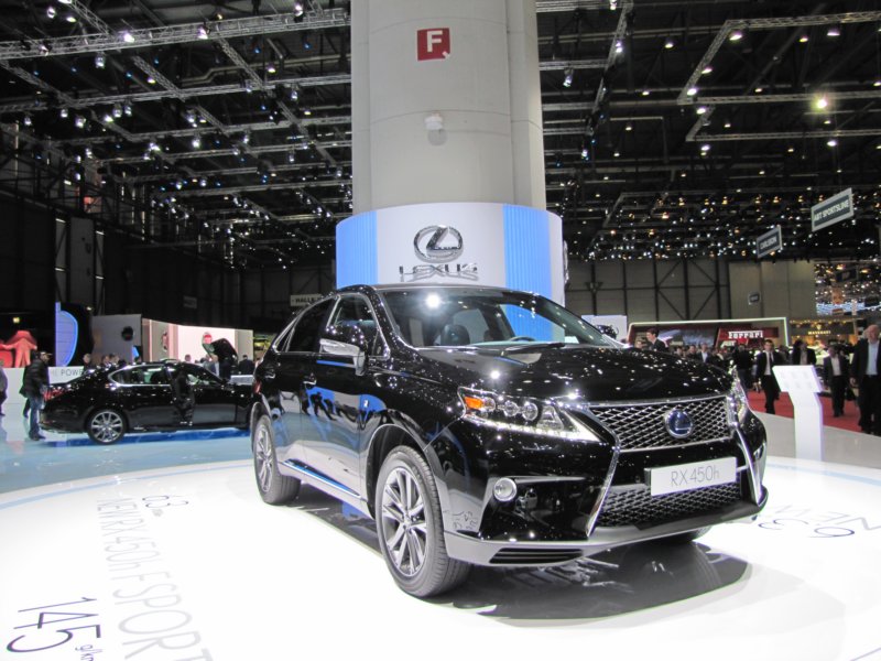lexusrx450h45.jpg